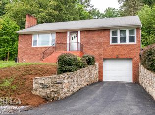 3 Pine Tree Rd, Lock Haven, PA 17745