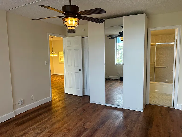 109 Royal Park Dr #2C — Photo 6