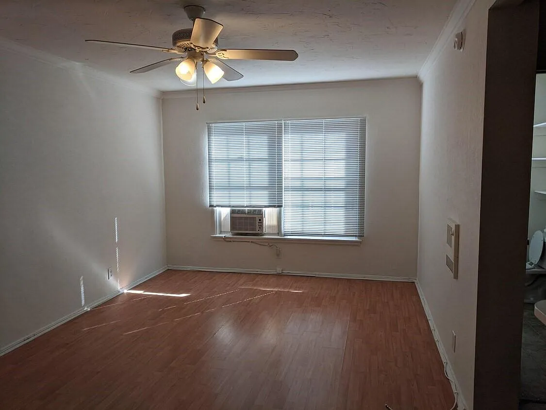 Building Photo - 615 Hauser Blvd #19