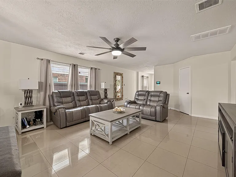 10931 View Pointe Ln — Photo 5