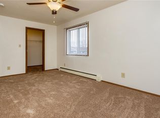 2201 E Park Ave APT 101, Des Moines, IA 50320