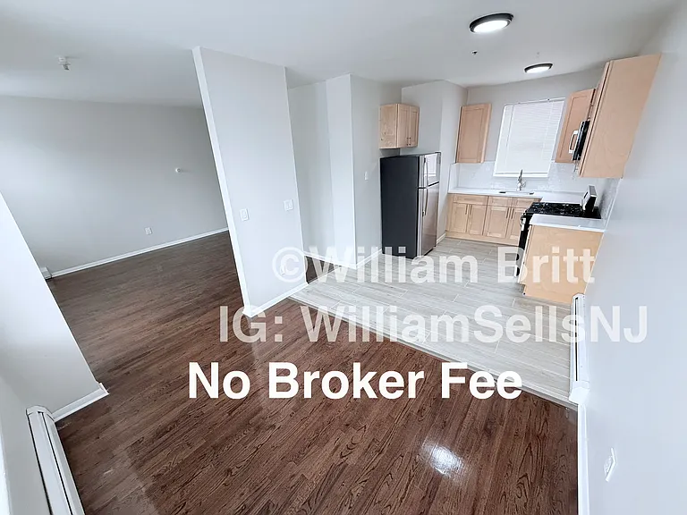 67-69 Brinkerhoff St #4D — Photo 1