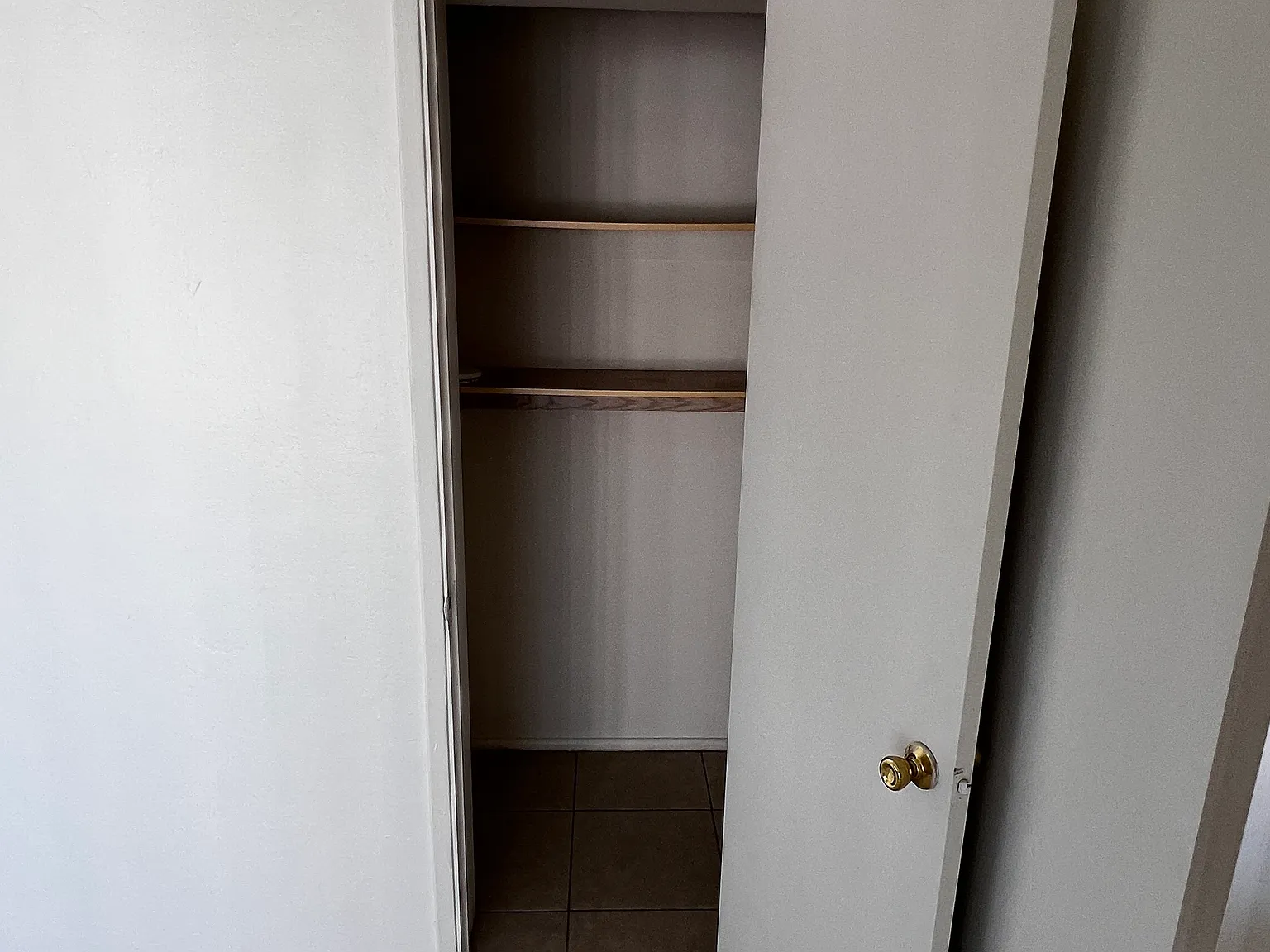 2 bed, 1000 sqft, $1,399 — Photo 3