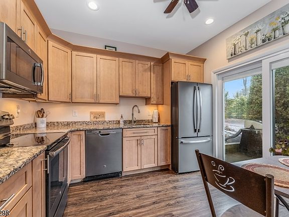 3rd image of 94 N Slope