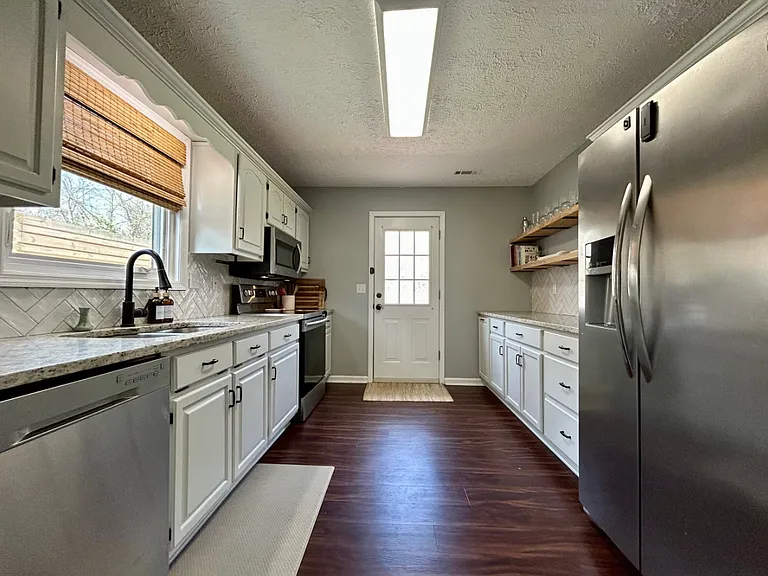 7911 Hamilton Mill Dr — Photo 12