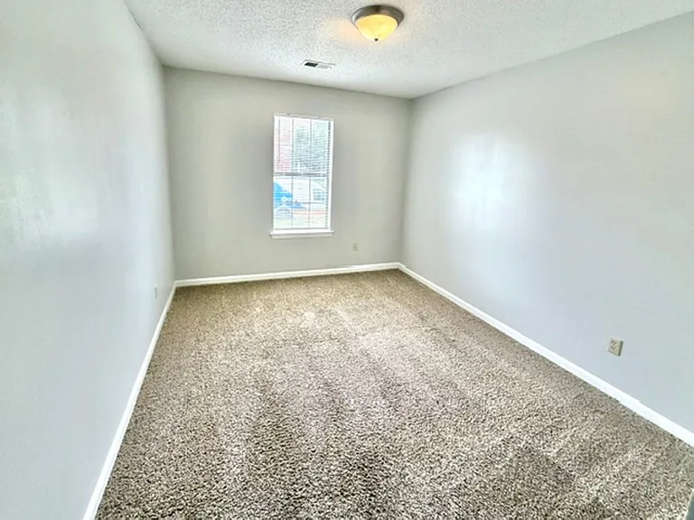 5435 Gardendale St — Photo 12