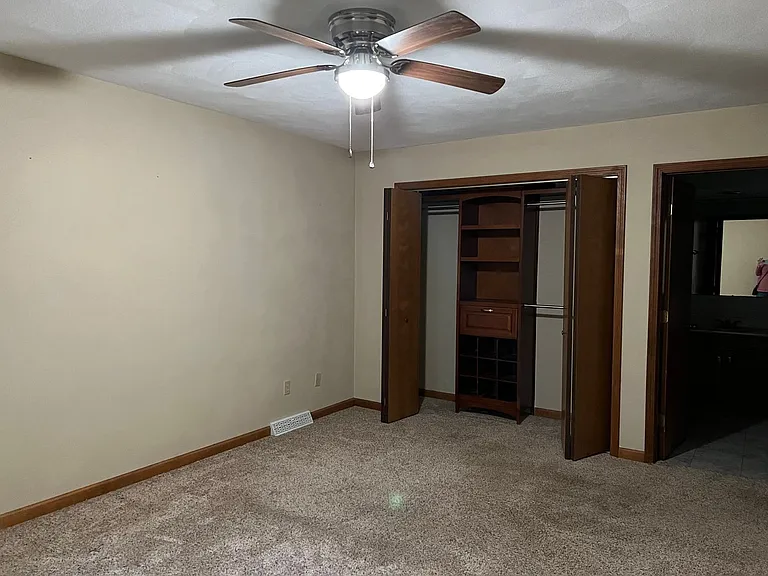 2541 Winfield Dr — Photo 10