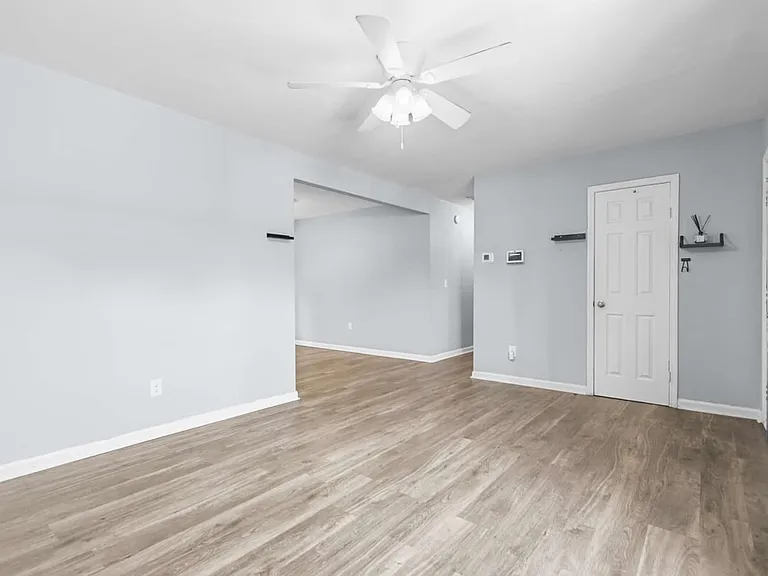 4421 Jenwood St — Photo 9