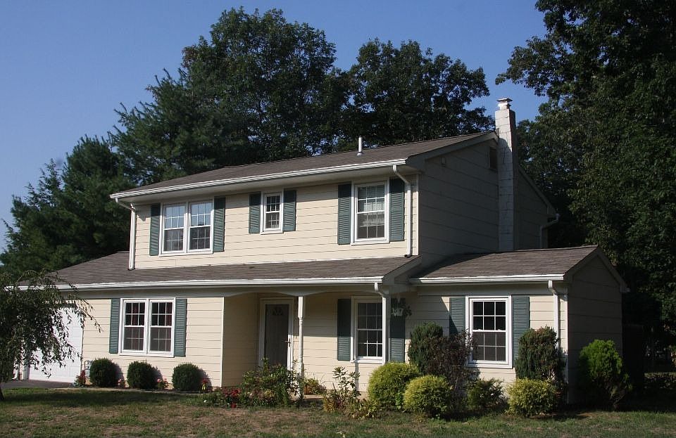 Beautiful 4 Bedroom Colonial in a Great Neighborhood