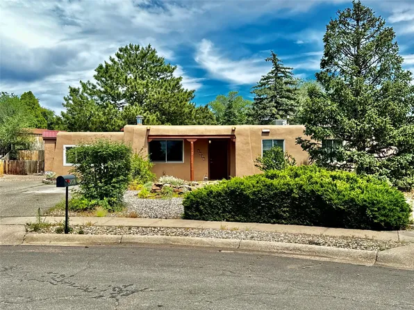 2367 Bellamah Ct, Santa Fe, NM 87507