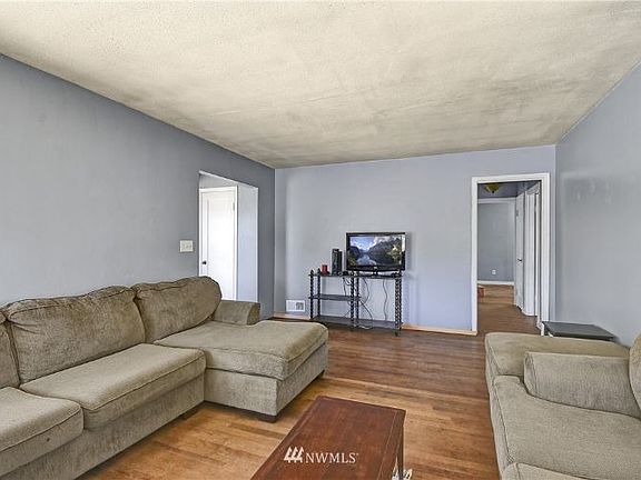 5th image of 10103 Park Ave S