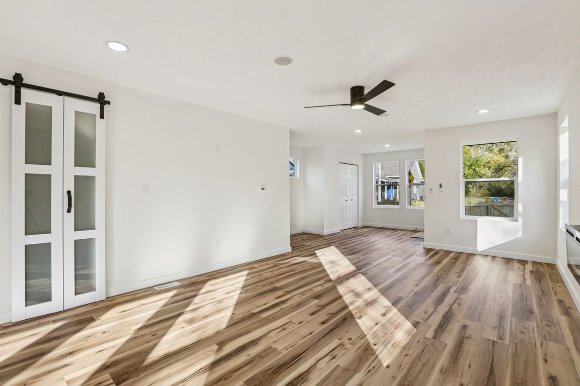 next background image