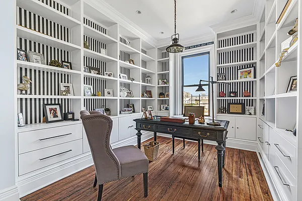 Rented by Compass | media 10