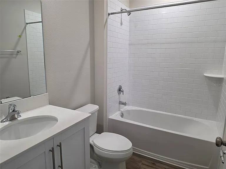 36741 Thornhedge Dr — Photo 6
