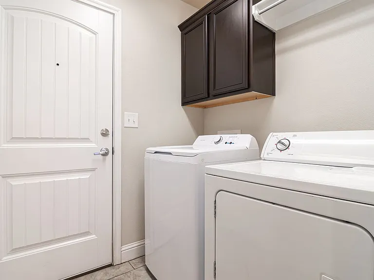 5917 Mile High Ln — Photo 21