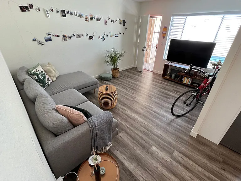 1061 Chalcedony St #6 — Photo 1