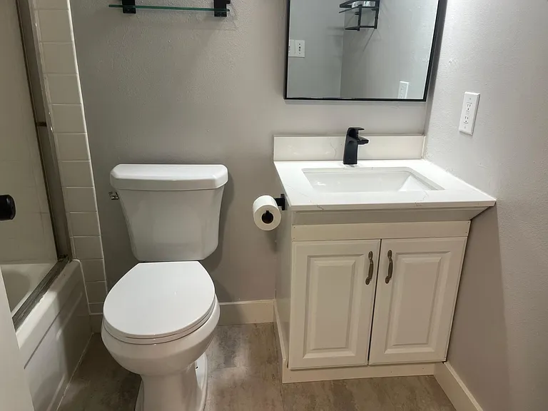 1907 Donner Ave #2 — Photo 8