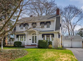 26 Arnoldale Rd, West Hartford, CT 06119