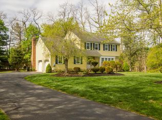 16 Malvern Rd, Holmdel, NJ 07733