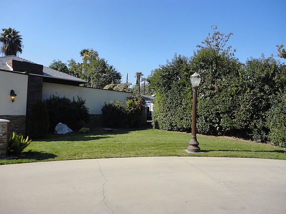 3rd image of 1503 S County Center Dr