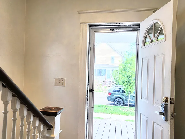 307 Riverview Ave — Photo 5