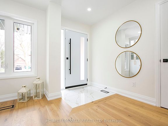 5th image of 52 Foxacre Row