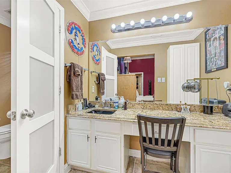 1807 Strongs Ct — Photo 13