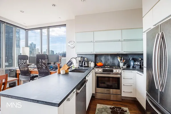 Sold by MNS | media 2