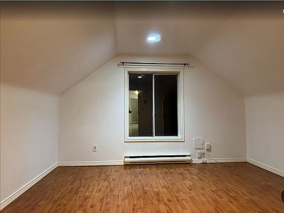 5th image of 870 W 19th Ave #7