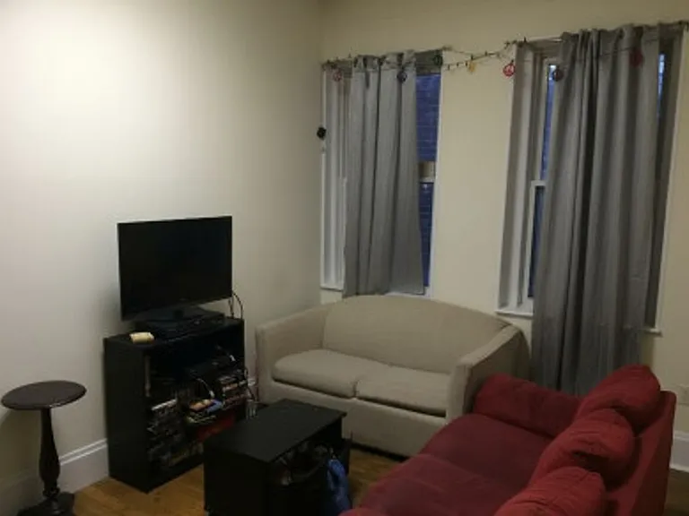 17 Aberdeen St #2 — Photo 4
