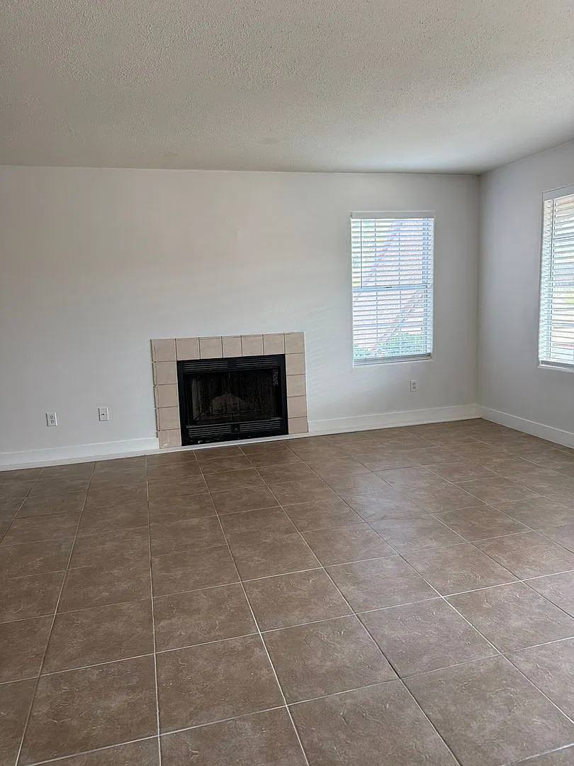 Newly Renovated Ground-Floor Gem | 2 Bed, 2 Bath with Pool Access — Photo 4