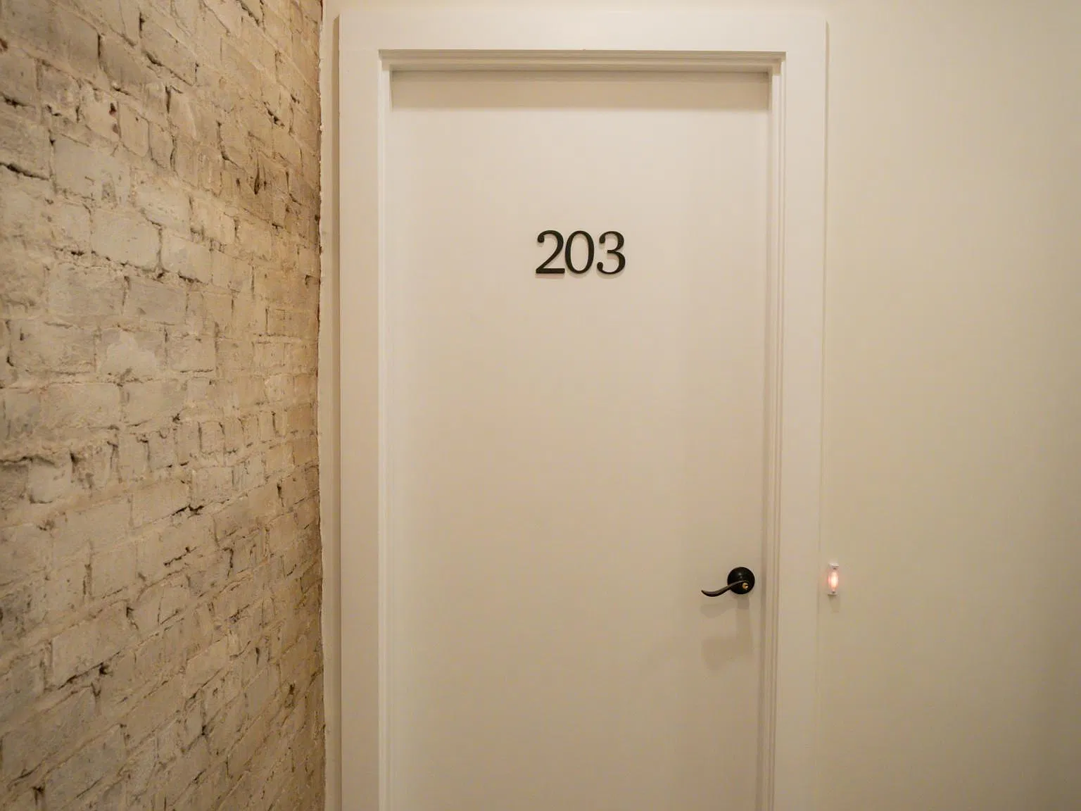 1 bed, 592 sqft, $1,200 — Photo 2