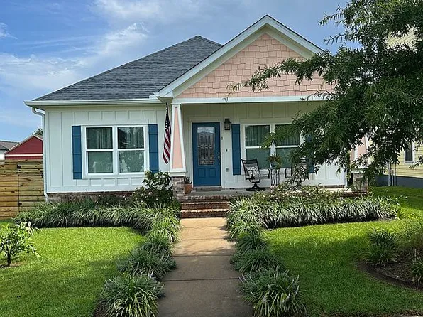 1049 Snapdragon Ln, Foley, AL 36535