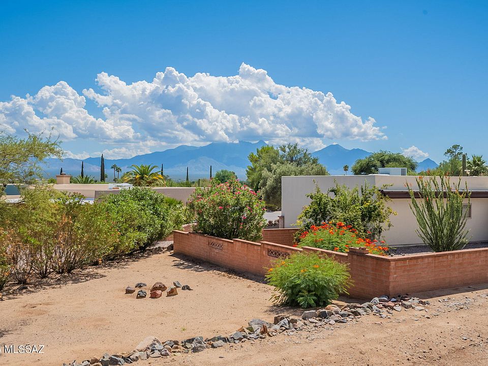 1st image of 990 N Camino De Luz