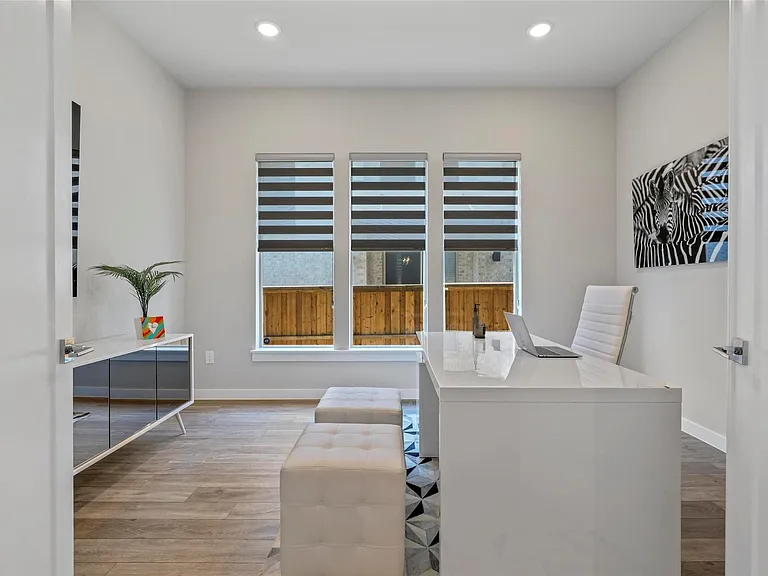 5322 Statesman Ln — Photo 5
