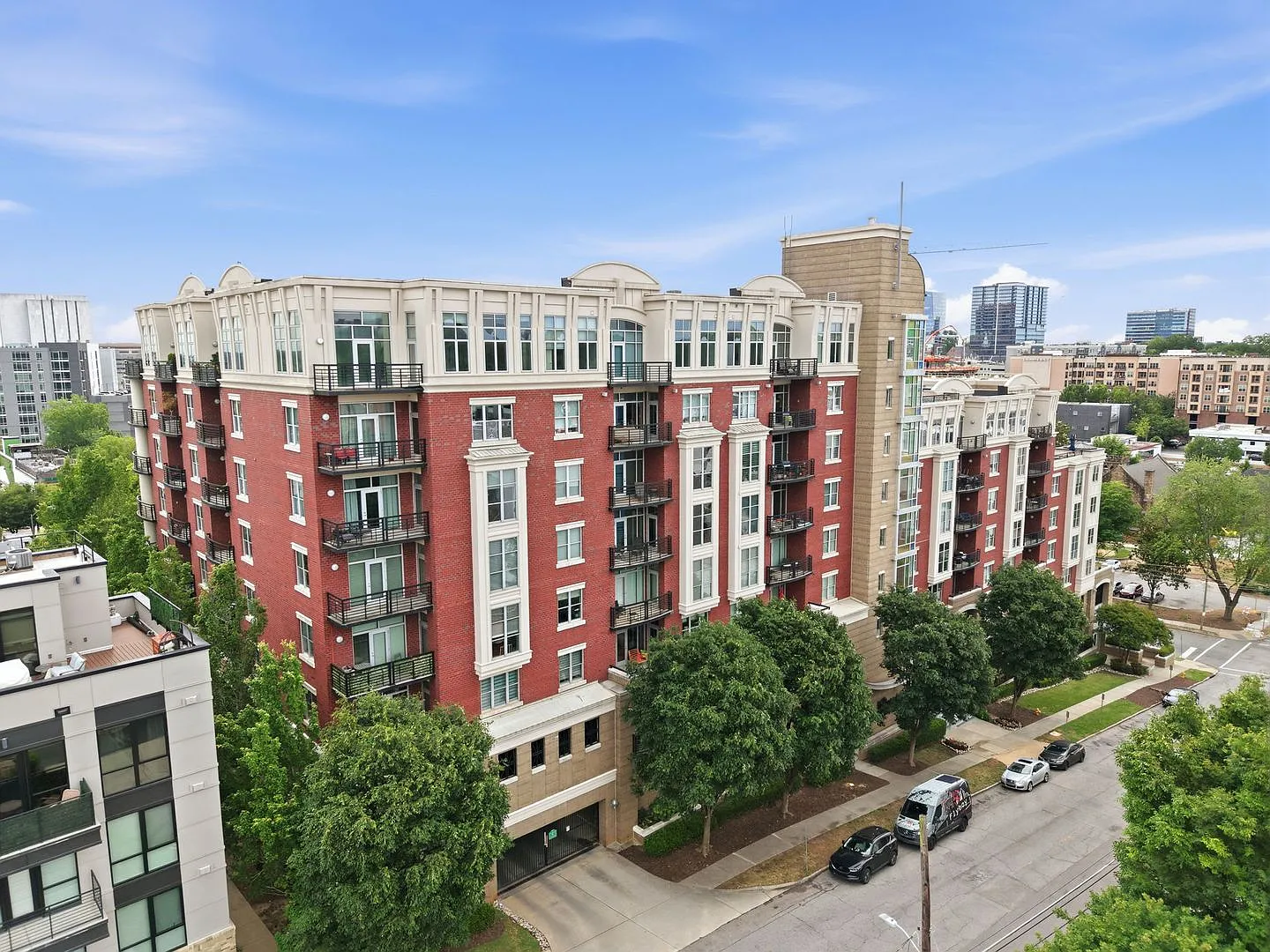 Gorgeous 2 Bedroom Condo! Downtown Raleigh- Paramount-Available Now! — Photo 3