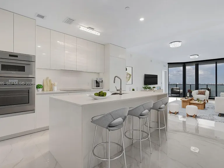 700 NE 24th St #2803 — Photo 6