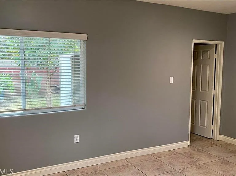 2038 Starhaven St — Photo 3