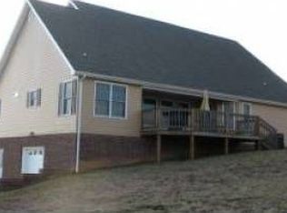 120 Willow Ridge Dr, Chuckey, TN 37641