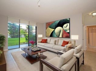 Parc Central Aventura Eas, Aventura, FL 33180