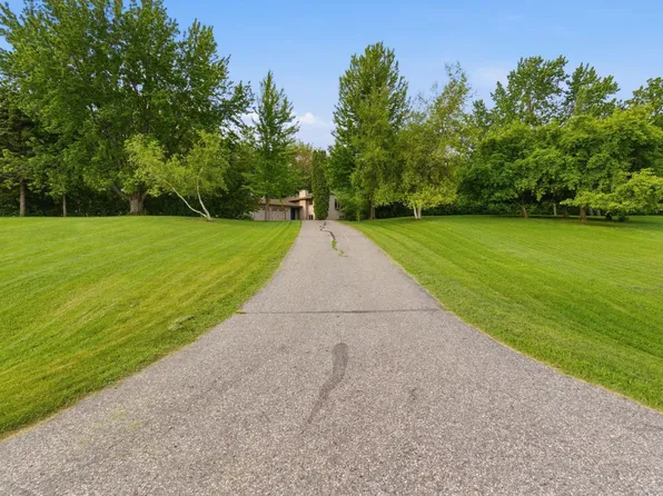 1309 Horseshoe Dr, Willmar, MN 56201