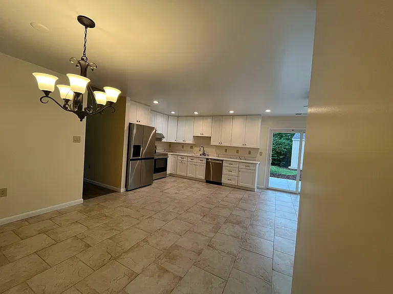 7606 Chancellor Way — Photo 9