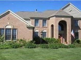 2326 Arbor Tree Ct SE, Grand Rapids, MI 49546