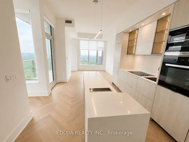 11 Yorkville Ave #6004 — Photo 2