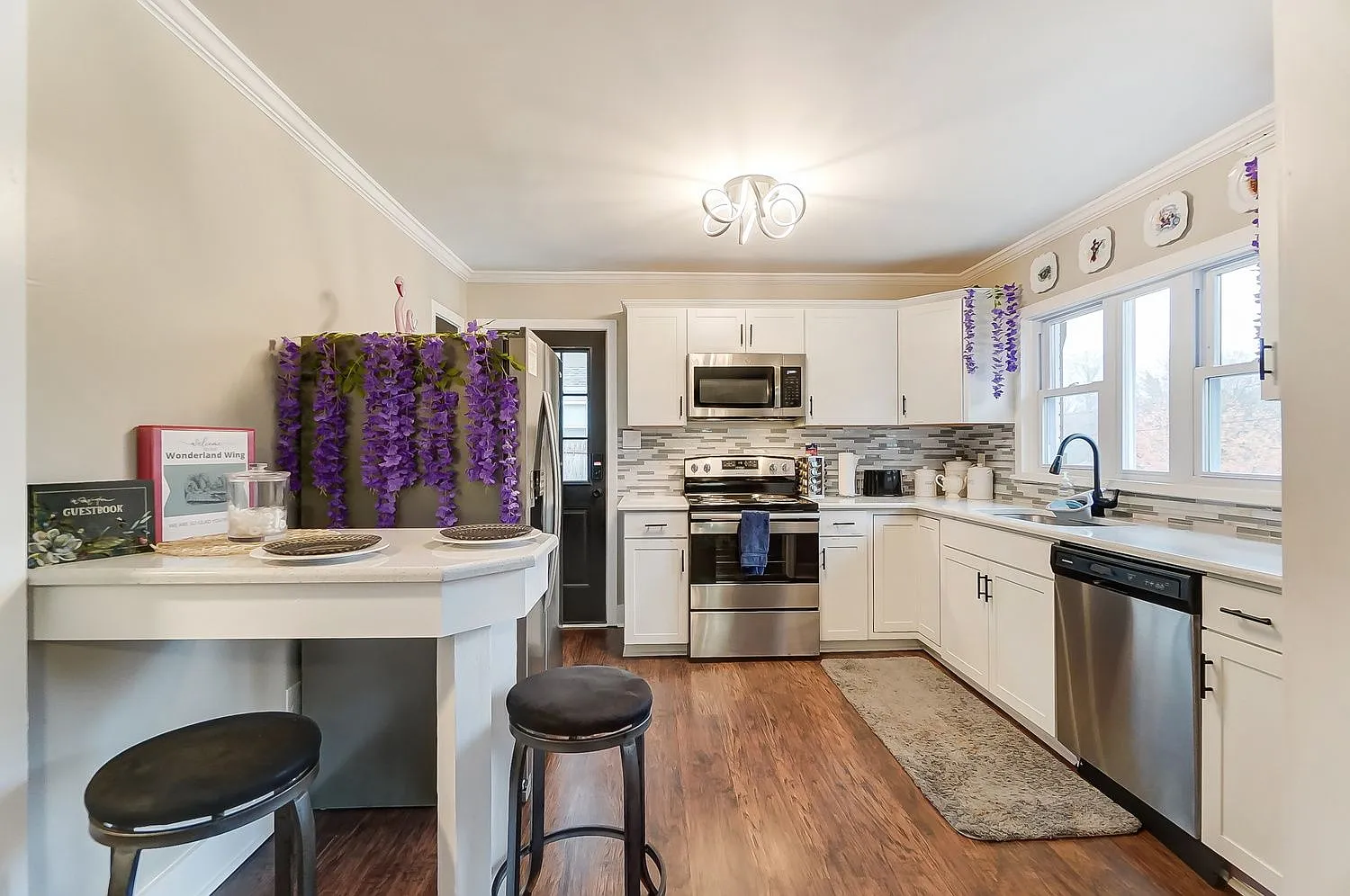 2 bed, 1.0 bath, 756 sqft, $2,500 — Photo 4