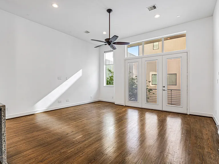 802 W Drew St — Photo 8