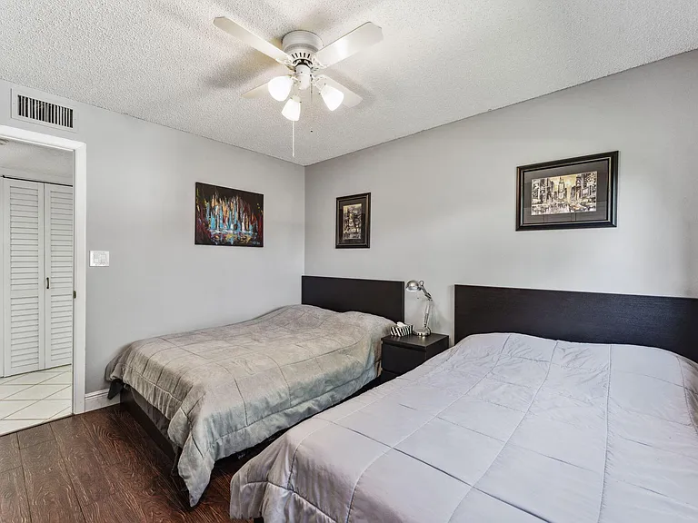15301 Pembridge Ave #43 — Photo 16