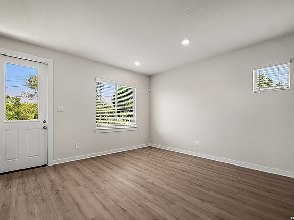 5th image of 182 SCALENE ST