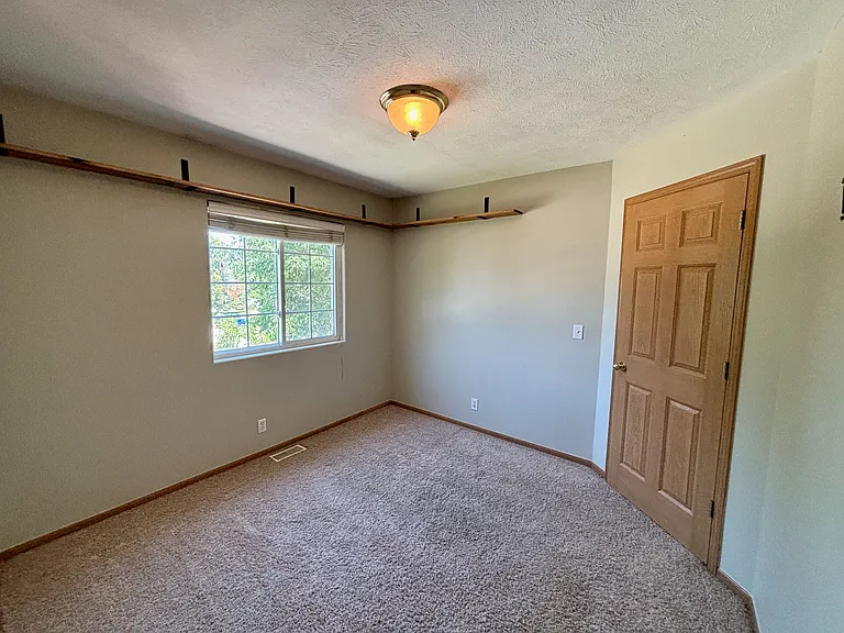11601 Monroe St — Photo 9