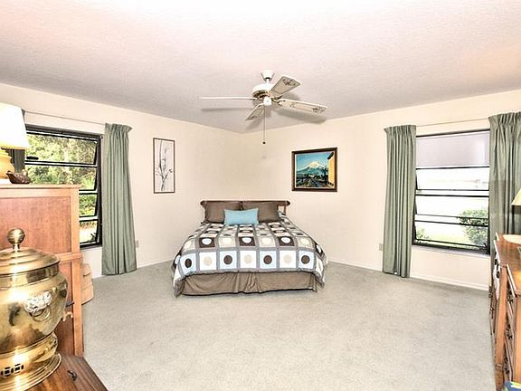 4th image of 2136 Hyatt Dr